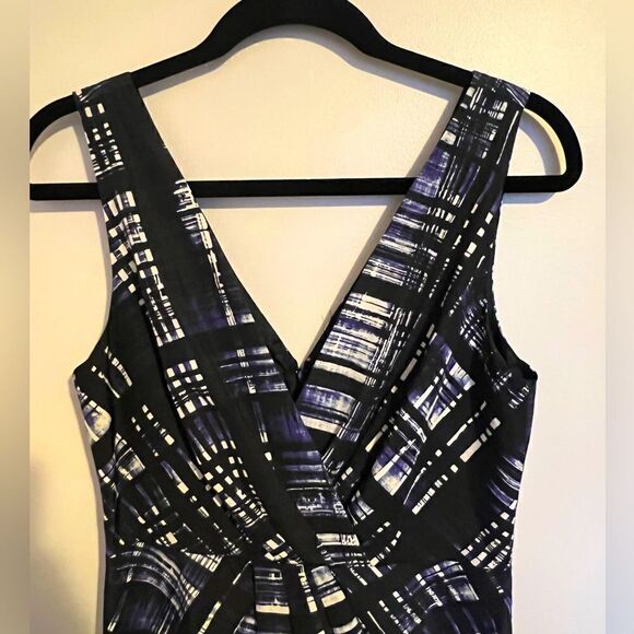 Banana Republic sleeveless surplice v-neck dress - Picture 3 of 5